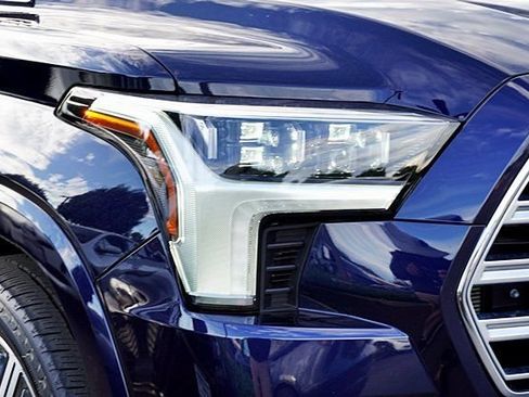 Used 2024 Toyota Sequoia Capstone AWD/4WD image 11