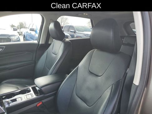 Used 2019 Ford Edge Titanium w/ Equipment Group 301A image 5