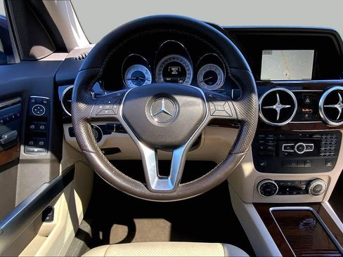 Used 2015 Mercedes-Benz GLK 350 4MATIC image 6