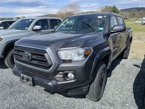 Used 2023 Toyota Tacoma SR5 AWD/4WD image 2