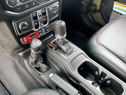 New 2026 Jeep Wrangler Unlimited Rubicon AWD/4WD image 29