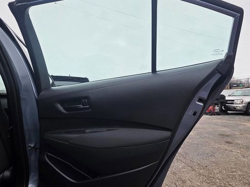 Used 2022 Toyota Corolla LE image 11