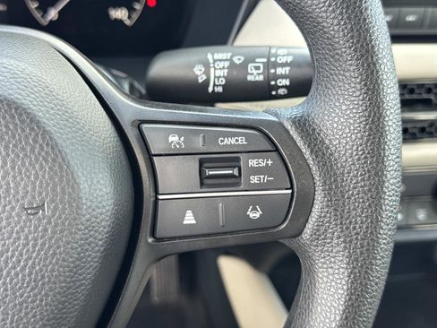 Certified 2023 Honda HR-V LX image 12