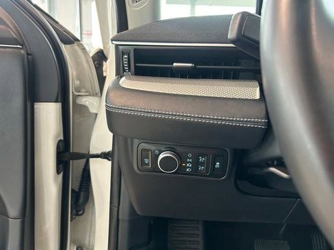 Used 2022 Ford Mustang Mach-E Select image 19