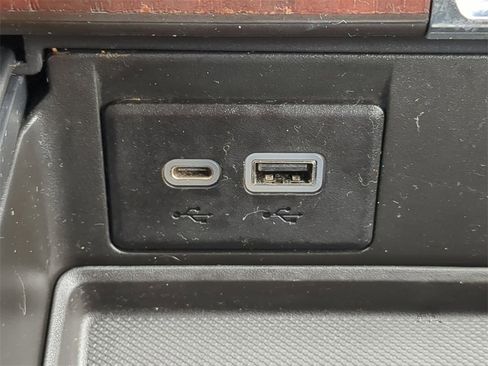 Used 2023 GMC Yukon Denali Ultimate image 24