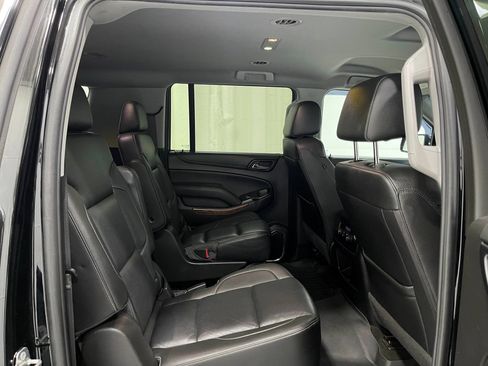 Used 2018 Chevrolet Suburban Premier AWD/4WD image 32