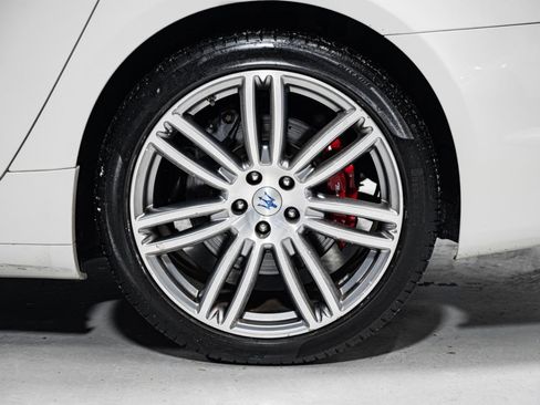 Used 2017 Maserati Quattroporte S GranSport Q4 image 12