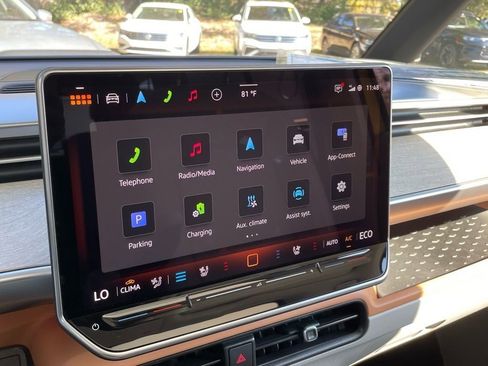 New 2025 Volkswagen ID. Buzz 1st Edition AWD/4WD image 11