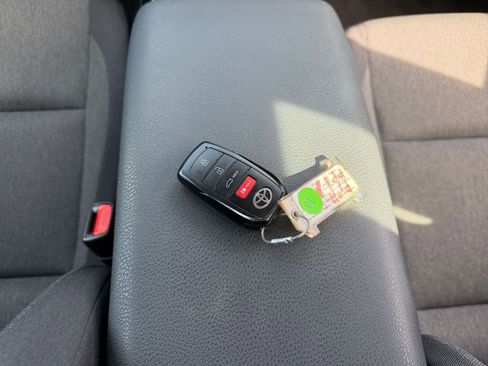 Used 2025 Toyota Camry LE image 22