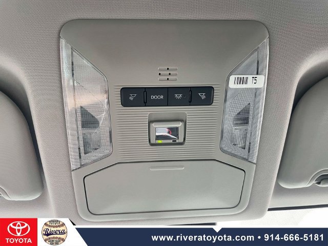 Certified 2025 Toyota RAV4 LE AWD/4WD image 31