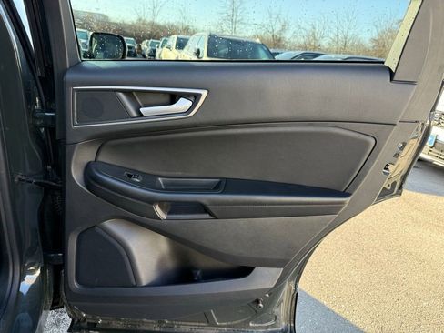 Used 2022 Ford Edge SEL w/ Convenience Package image 17