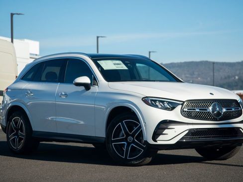 New 2026 Mercedes-Benz GLC 300 4MATIC image 3