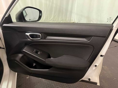 Used 2023 Honda Civic Sport image 28