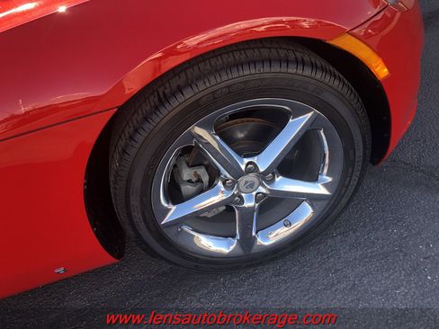 Used 2009 Saturn Sky w/ Premium Trim Package image 26