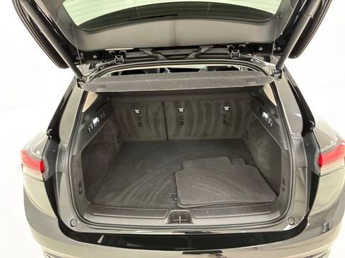 Certified 2023 Buick Envision Essence w/ Technology Package I AWD/4WD image 17