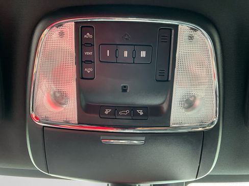 Used 2017 Jeep Grand Cherokee Trailhawk AWD/4WD image 20