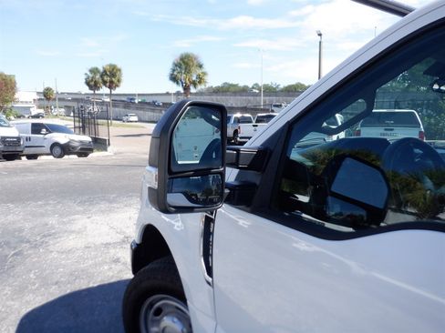 Used 2022 Ford F250 XL w/ Power Equipment Group RWD image 13
