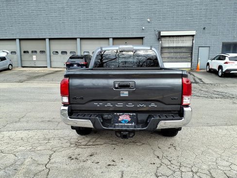 Certified 2022 Toyota Tacoma SR5 image 5