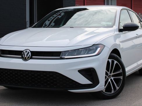 Used 2025 Volkswagen Jetta Sport FWD image 7