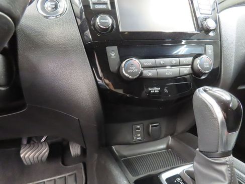 Used 2017 Nissan Rogue Sport SV w/ SV Premium Package AWD/4WD image 52
