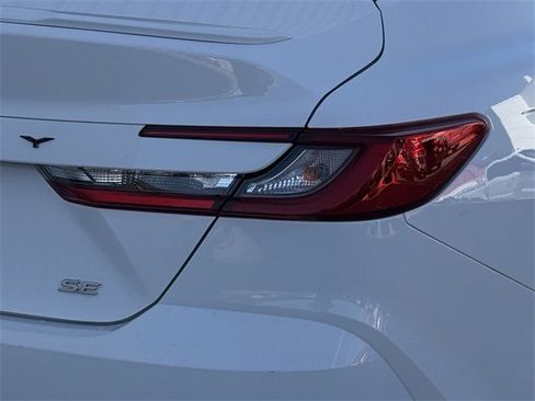 Used 2025 Toyota Camry SE image 7