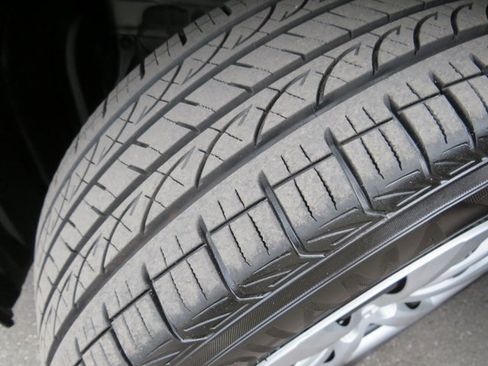 Certified 2023 Toyota Corolla LE image 33