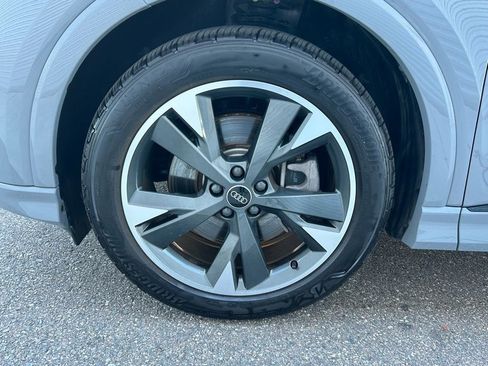 Used 2024 Audi Q4 e-tron Premium w/ Convenience Package image 39