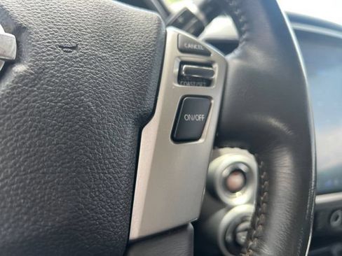 Used 2017 Nissan Titan PRO-4X w/ Pro-4x Convenience Package AWD/4WD image 12