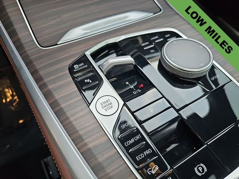 Used 2025 BMW X5 xDrive40i w/ Parking Assistance Package image 21