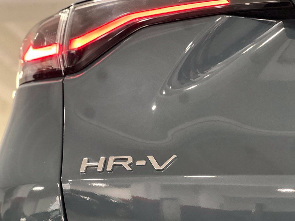 Used 2025 Honda HR-V LX image 9