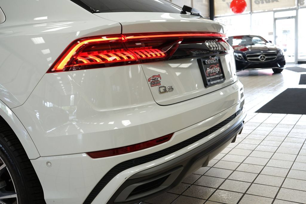 Used 2023 Audi Q8 Premium Plus AWD/4WD image 16