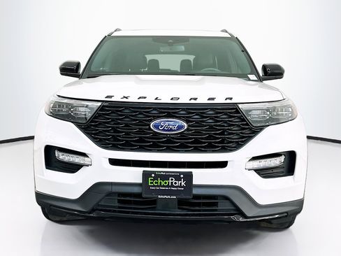 Used 2023 Ford Explorer ST-Line w/ Class IV Trailer Tow Package image 2
