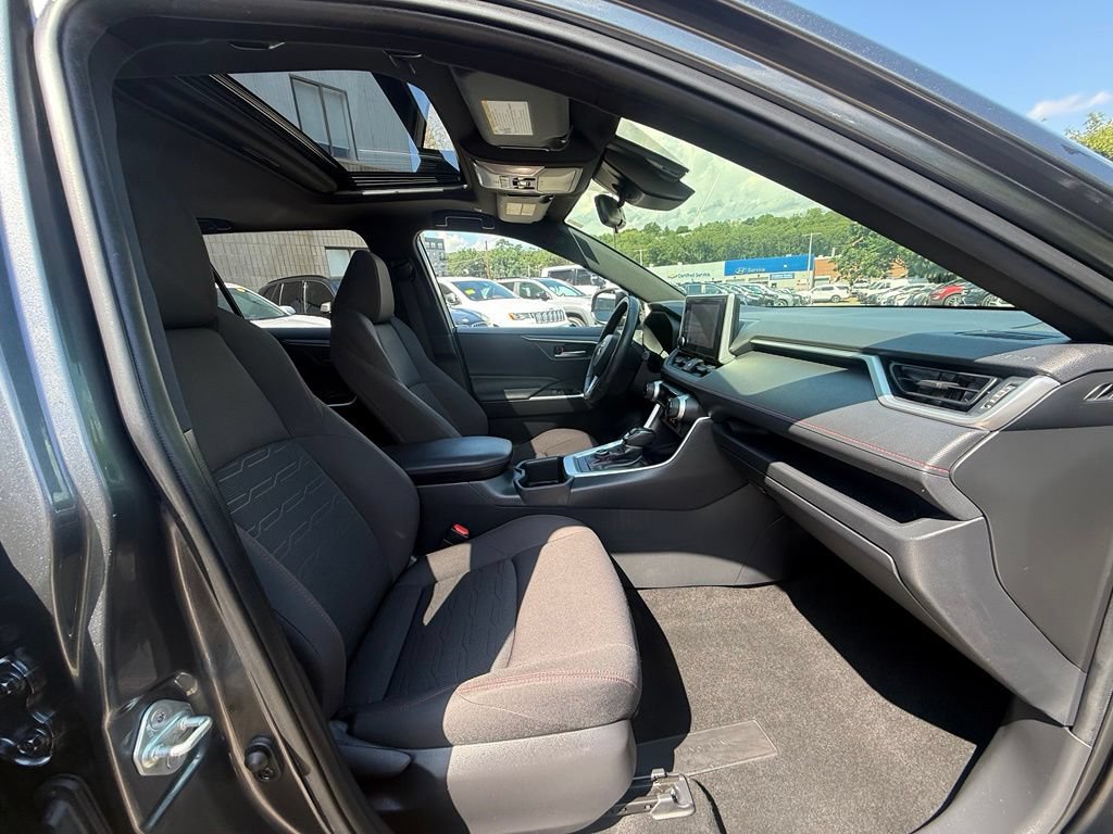 Used 2024 Toyota RAV4 SE w/ Weather & Moonroof Package AWD/4WD image 17