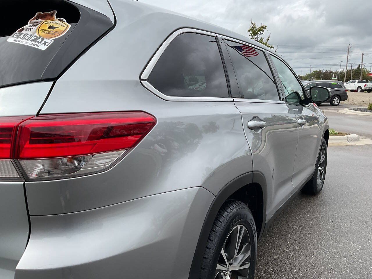 Used 2019 Toyota Highlander LE FWD image 8