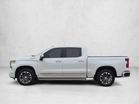 Used 2023 Chevrolet Silverado 1500 High Country w/ Z71 Off-Road Package AWD/4WD image 9