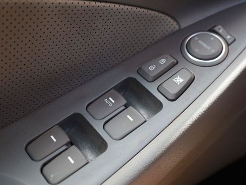 Used 2014 Hyundai Sonata Limited w/ Panoramic Sunroof Package 02 FWD image 33
