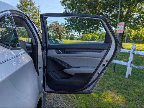 Used 2018 Honda Accord EX-L image 12