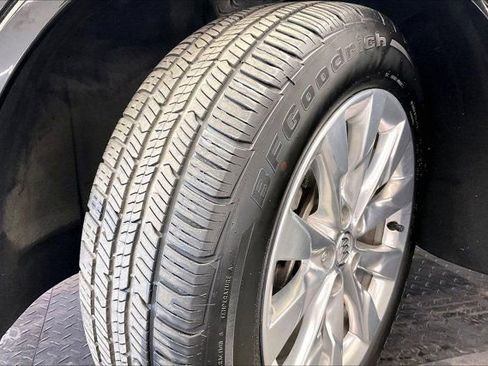 Used 2017 Buick Envision Essence image 32