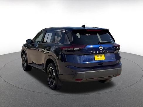 Used 2025 Nissan Rogue SV AWD/4WD image 12