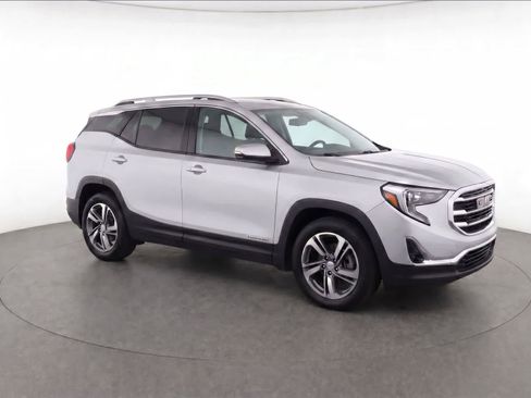 Used 2020 GMC Terrain SLT w/ Preferred Package AWD/4WD image 2