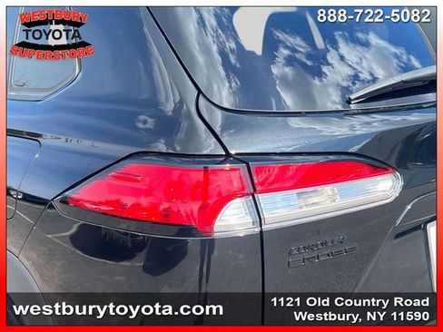 Used 2023 Toyota Corolla Cross AWD Hybrid image 13