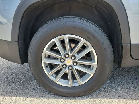 Used 2023 Chevrolet Traverse LT w/ LPO, Floor Liner Package AWD/4WD image 5