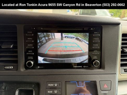 Used 2018 Toyota Sienna LE FWD image 21