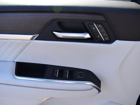 New 2026 GMC Acadia Denali w/ Super Cruise Package image 16