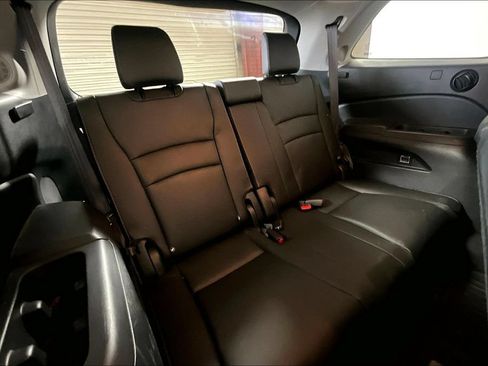 Used 2022 Honda Pilot Touring image 23