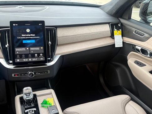 New 2026 Volvo XC90 B6 Ultra w/ Lounge Package image 12