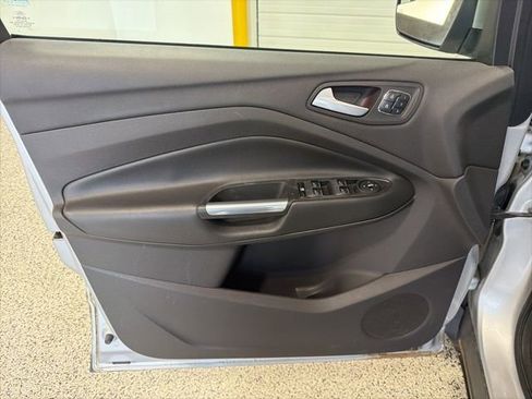 Used 2015 Ford Escape Titanium FWD image 8