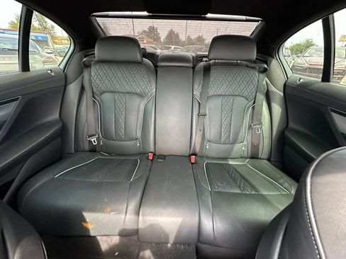 Used 2018 BMW 750i RWD image 16