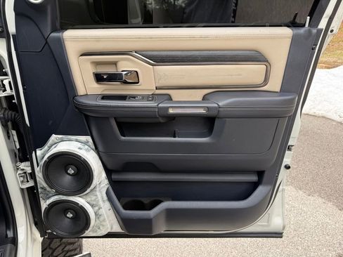 Used 2022 RAM 2500 Limited w/ Towing Technology Group image 32