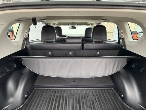 Used 2016 Toyota RAV4 Limited image 9